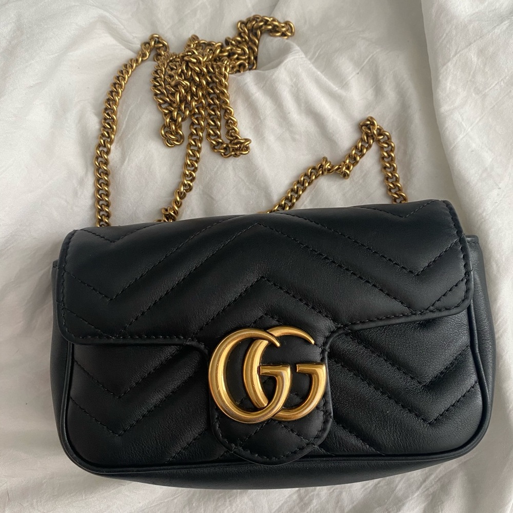 *AUTHENTIC* GG Marmont matelassé leather super mini bag